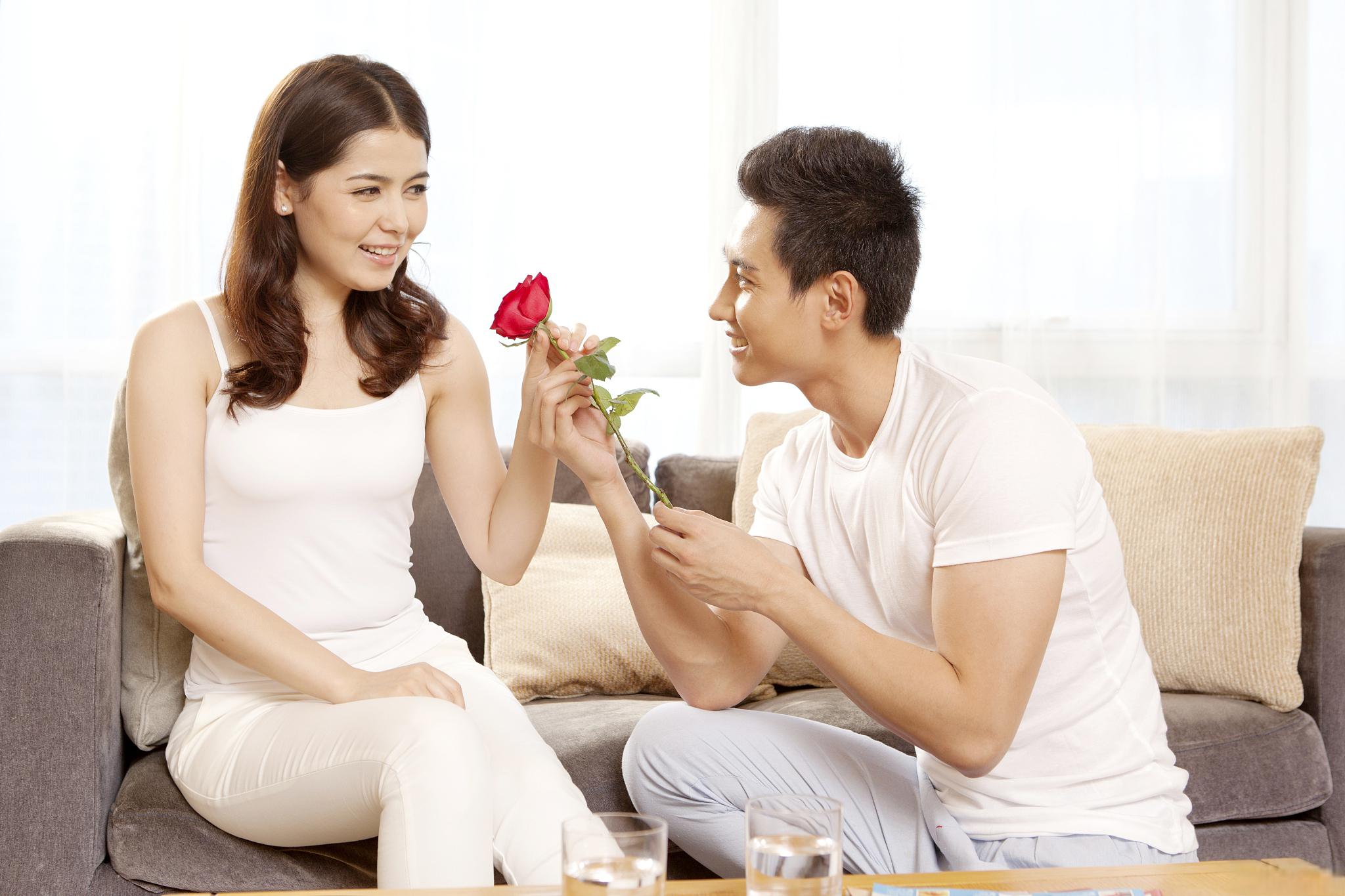 但长期忽视自己的情感需求可能导致婚姻破裂