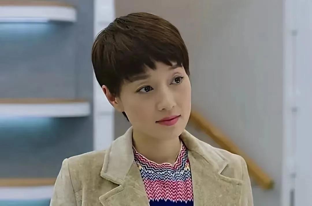 保姆亚琴的选择 电视剧《我的前半生》中的保姆亚琴,原本是一个渴望在