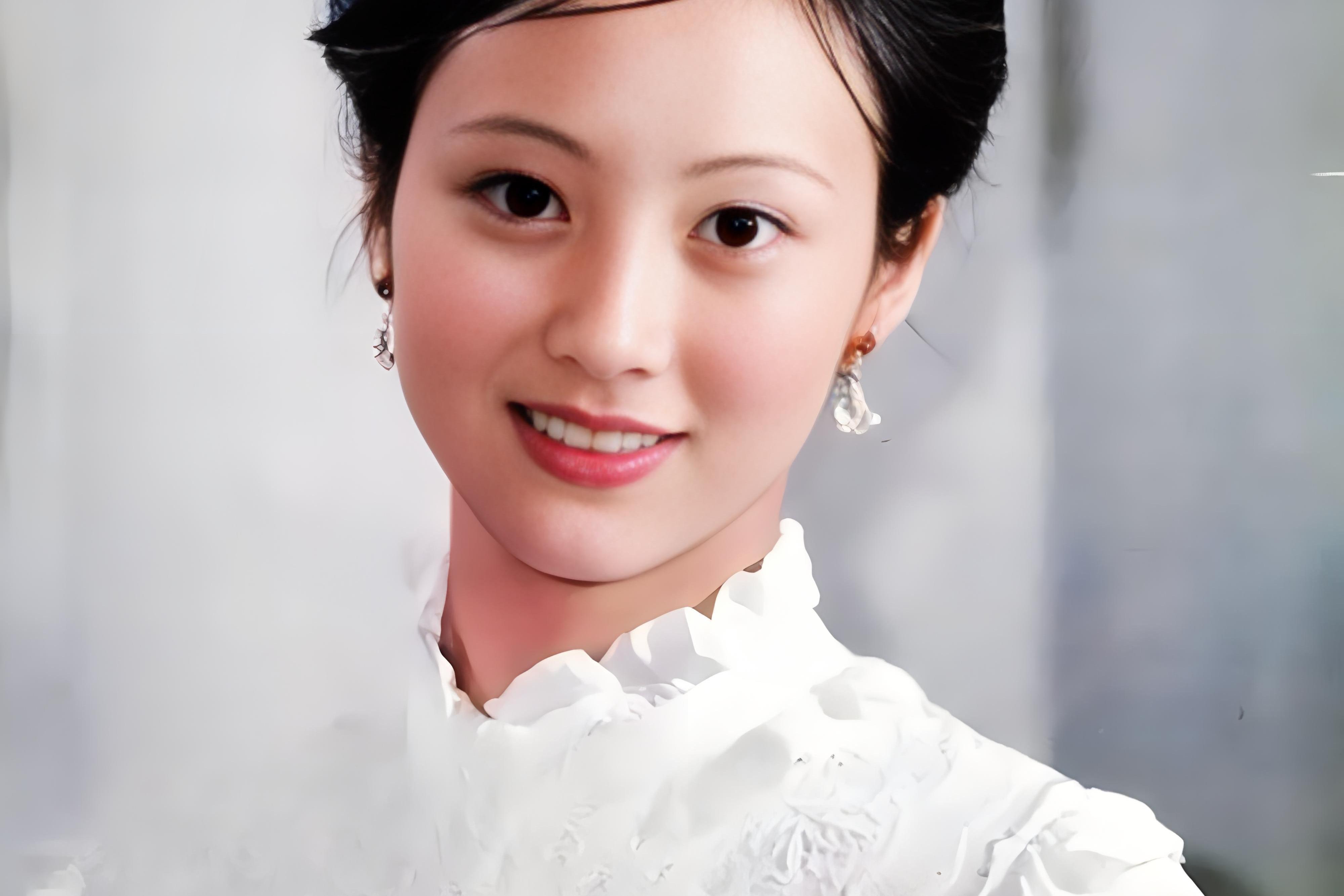 娱乐圈中的一股清流 董智芝,这位曾被誉为大陆第一美人的女星,她的