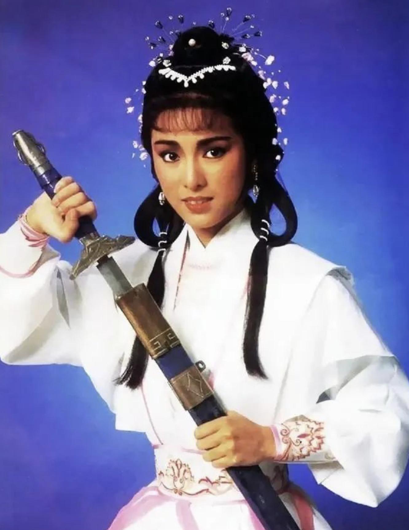 米雪,被誉为冻龄女神,在演艺圈的巅峰时期曾与赵雅芝平分秋色