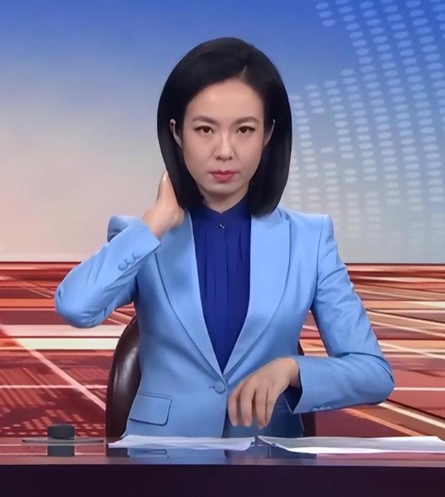 宝晓峰:45岁独身未婚,心系故乡内蒙古 央视主持人宝晓峰,45岁独身未婚