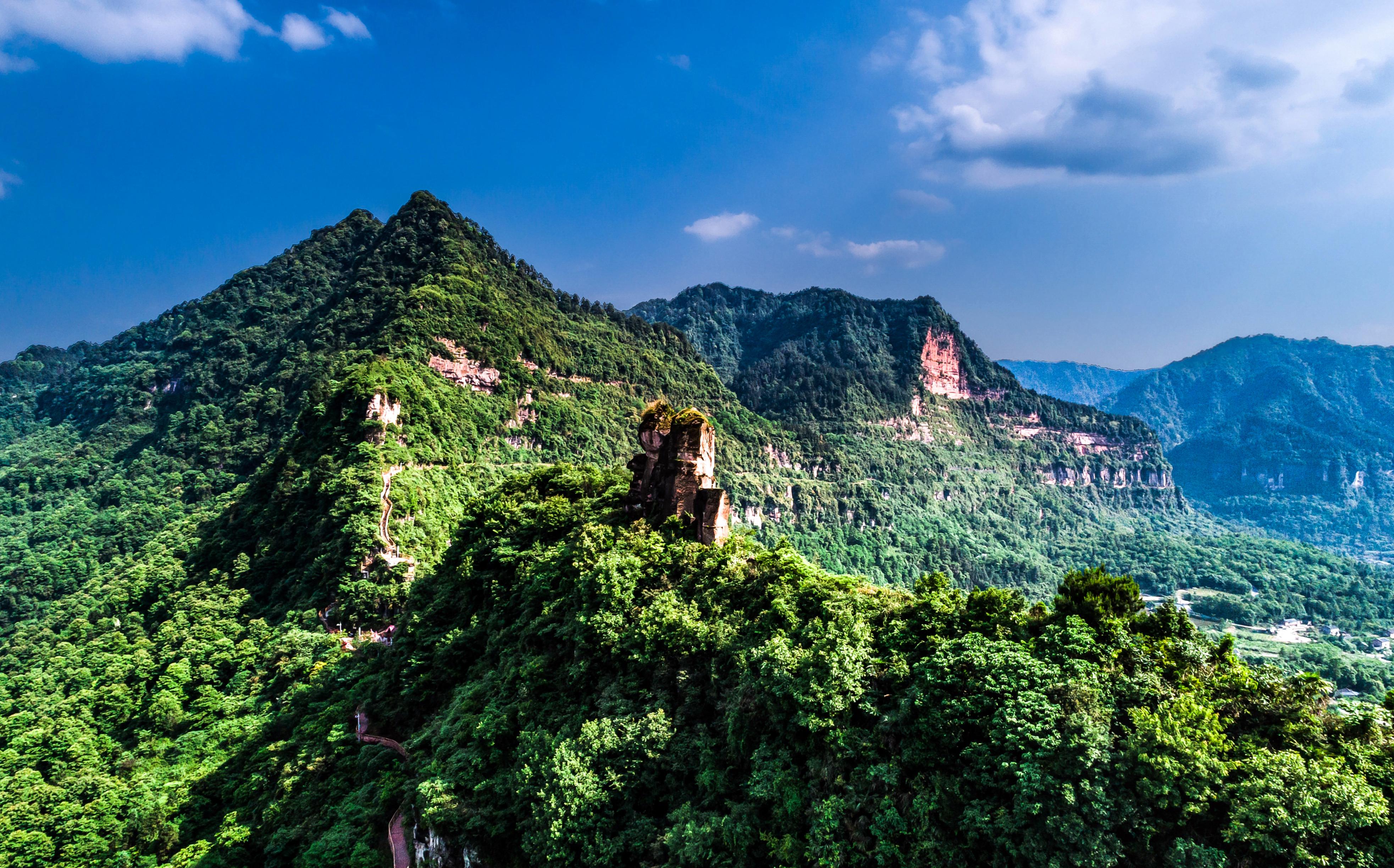 老瀛山:綦江的神秘风水宝地 老瀛山是綦江的风水宝地,这里丹霞地貌雄