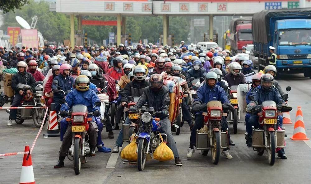 摩托车大军高速图片