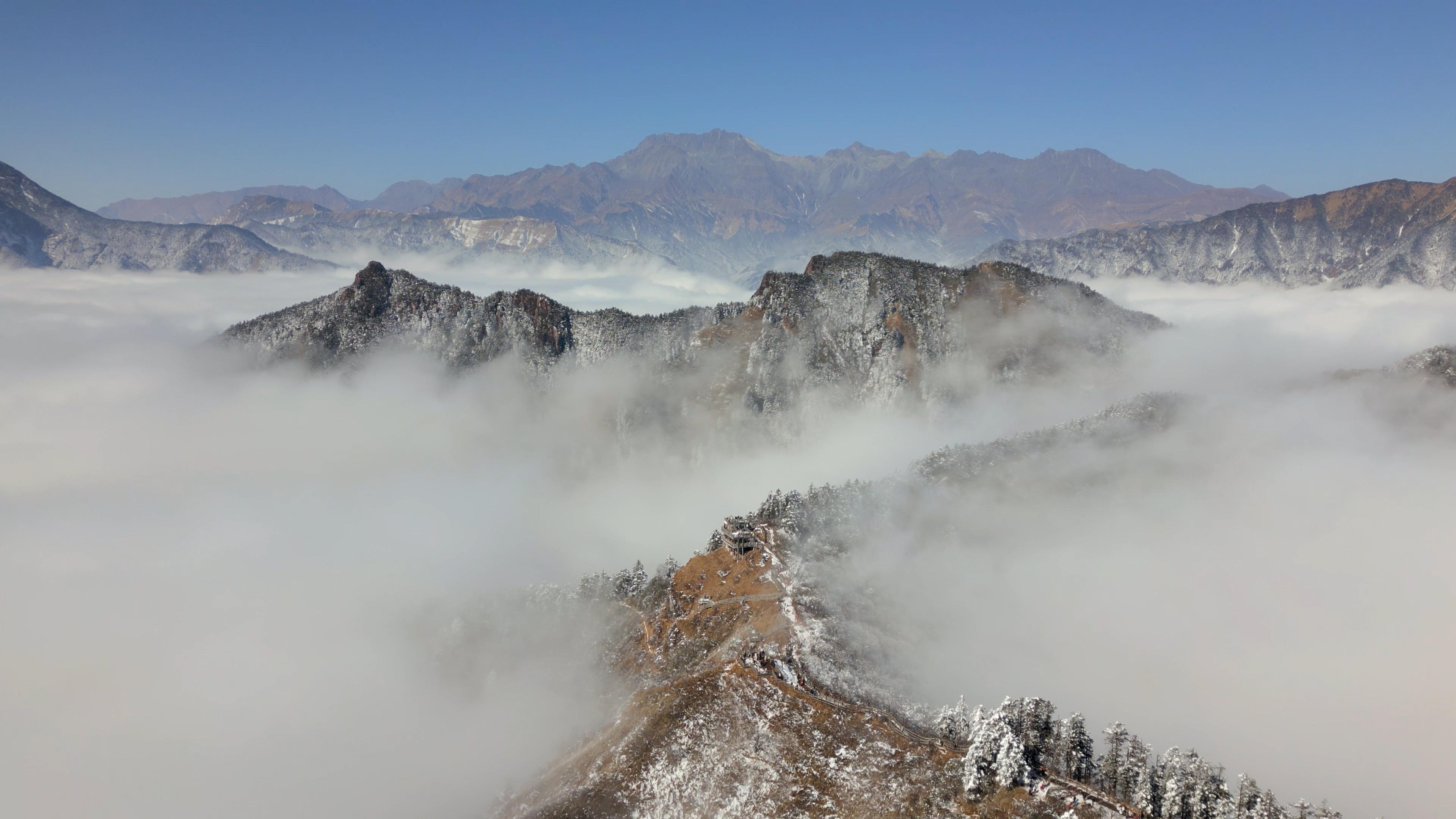 理想山谷:自然宁静的康养宝地 理想山谷位于aaaa景区西岭雪山与花水湾