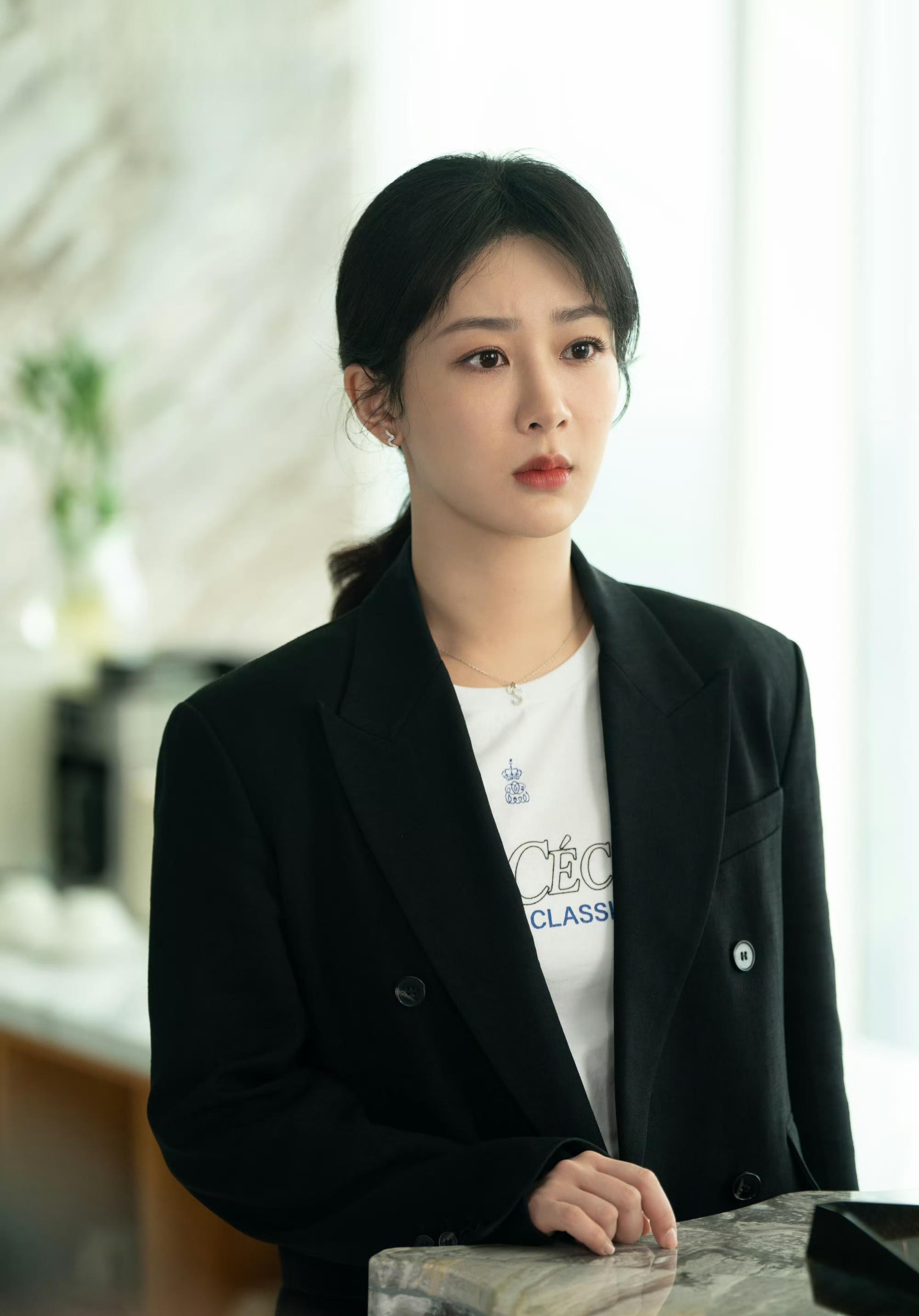 《要久久爱》收视逆袭,杨紫演技获赞 杨紫主演的电视剧《要久久爱》