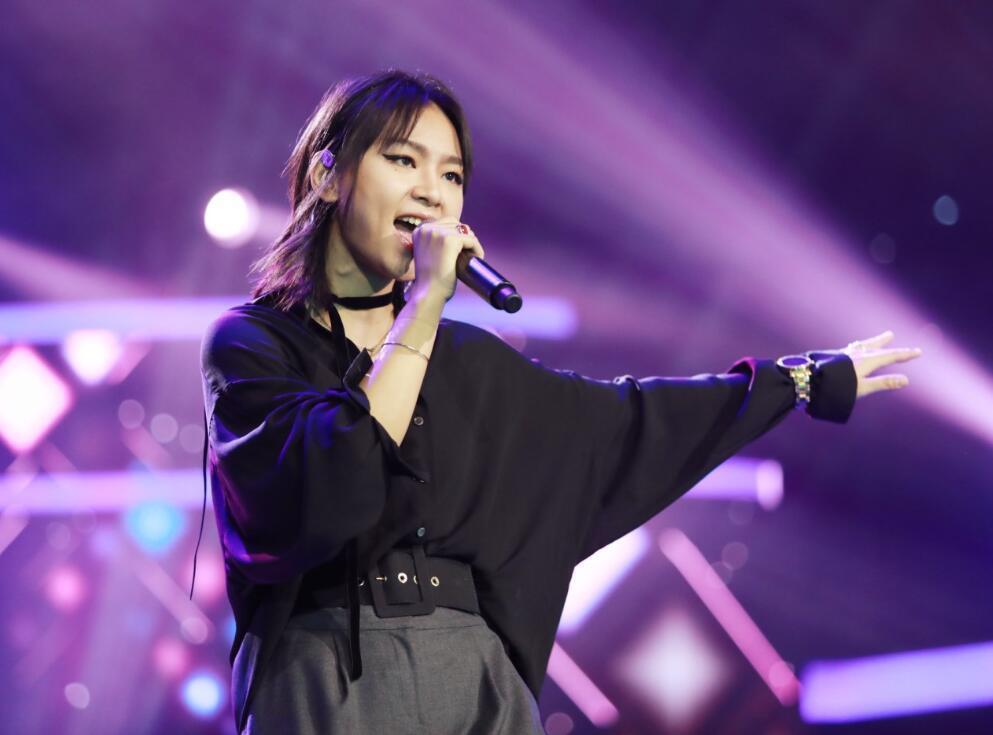 周笔畅:音乐传奇 周笔畅,华语乐坛的传奇人物,17年前以《超级女声》总