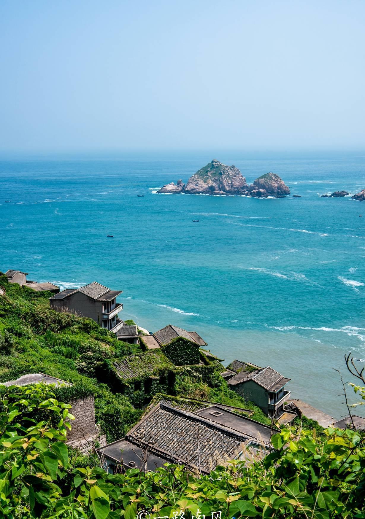 嵊山岛:人间仙境后头湾村 嵊山岛位于浙江省舟山市嵊泗县,是中国最大