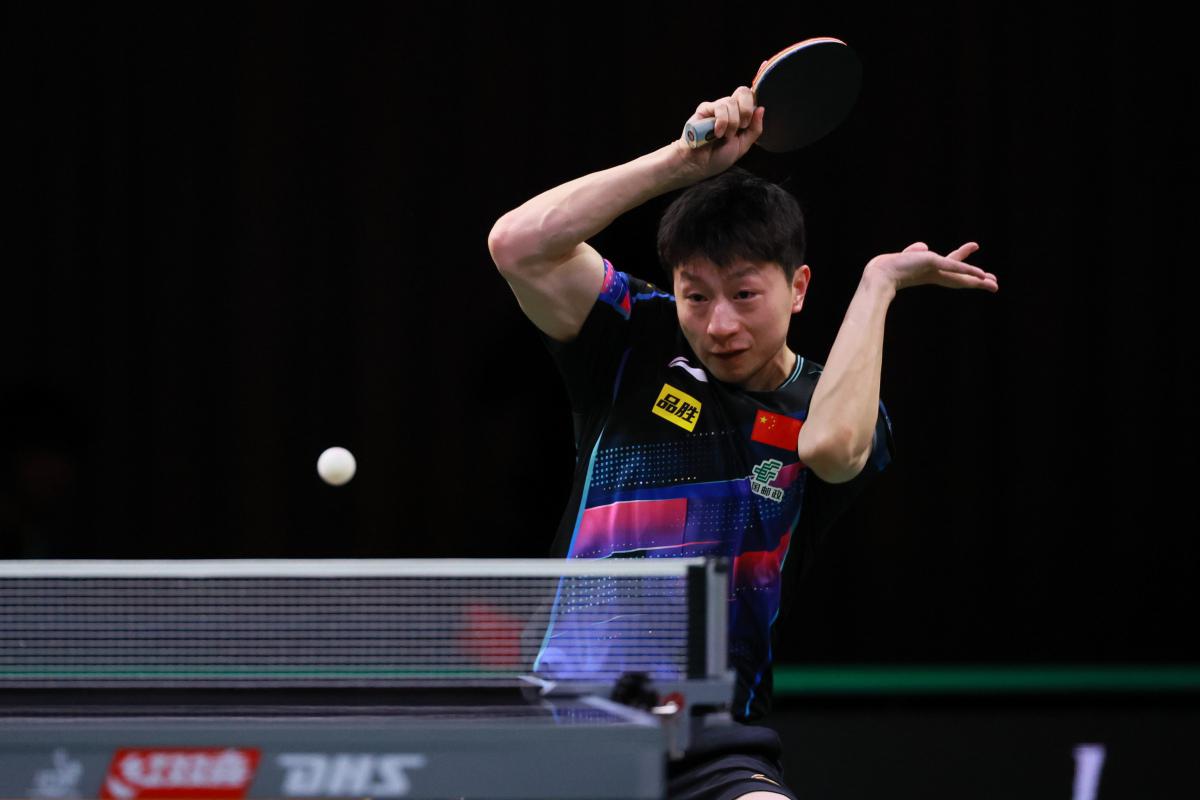 乒乓球老顽童佩尔森,赛场外的活宝 瑞典男队主教练佩尔森,这位乒乓球