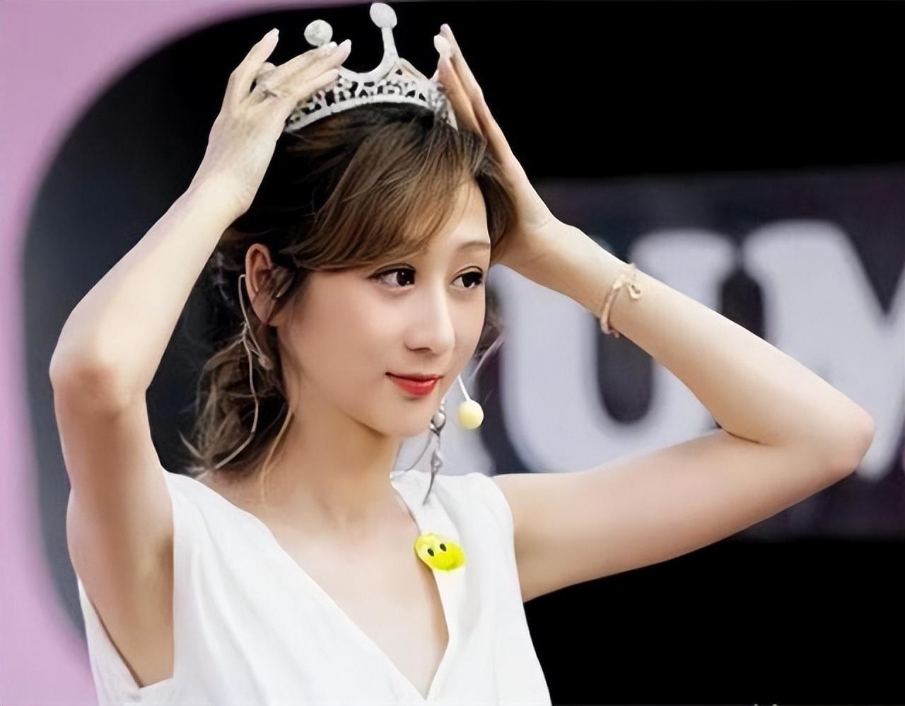 蒋丽莎:从篮球运动员到模特,再到直播带货女王 蒋丽莎,曾是一个职业