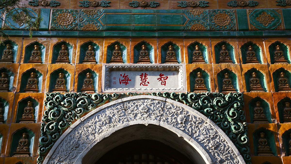 颐和园:皇家园林博物馆 颐和园,一座尽显皇家风范的园林,位于北京西郊