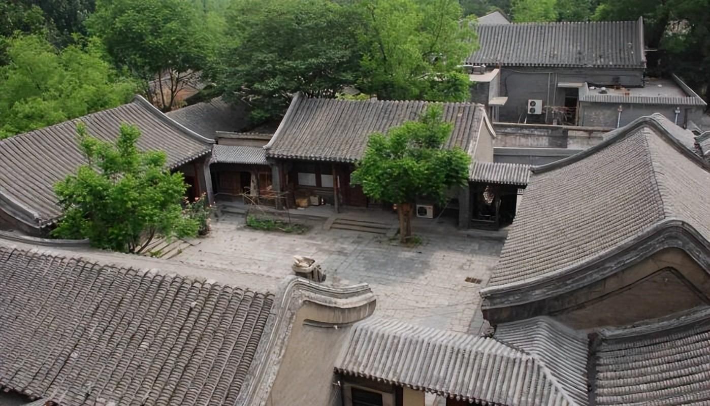 孙桂田:四合院的决策背后的坚韧与辉煌 多年前,女商人孙桂田的明智之