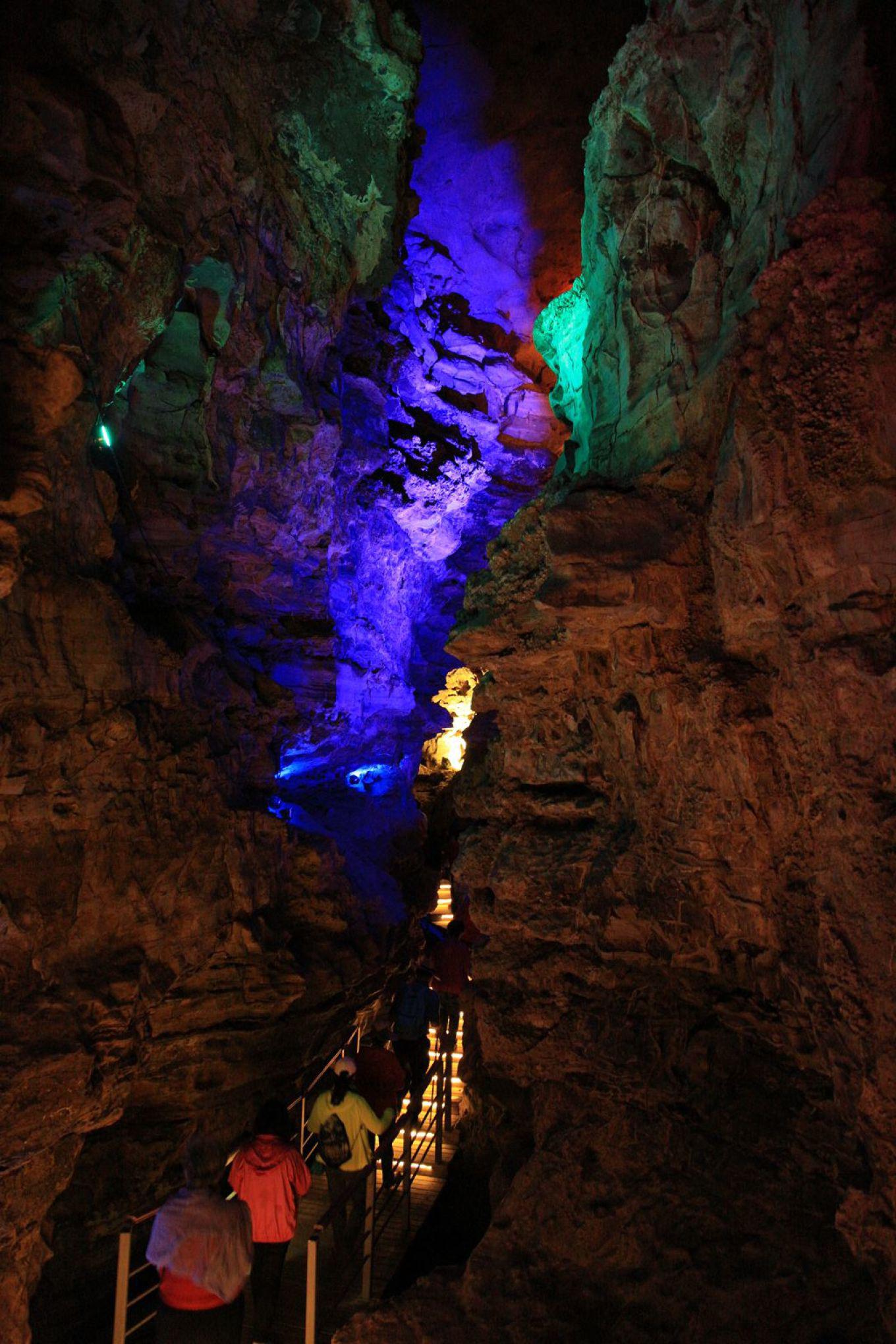 贵州温泉镇:神秘与美丽的地方 贵州温泉镇,一个充满神秘与美丽的地方.