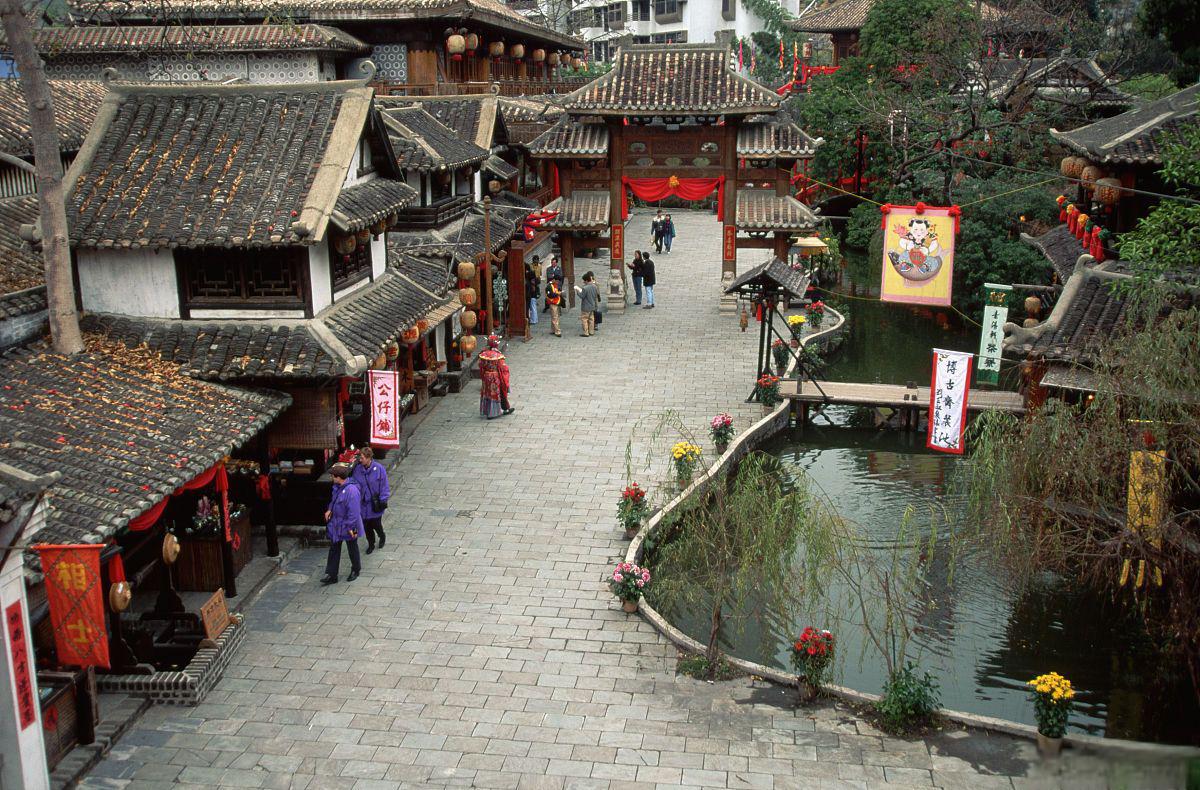 铜梁区:历史与文化交织的瑰宝地 铜梁区,重庆西北的璀璨明珠,是一个