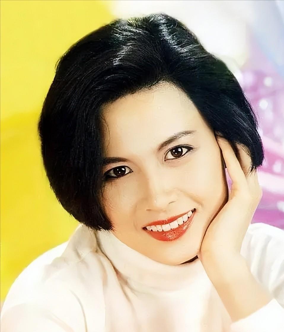 邵美琪:历经坎坷,终靠实力闯出一片天 邵美琪,一个在娱乐圈中历经坎坷