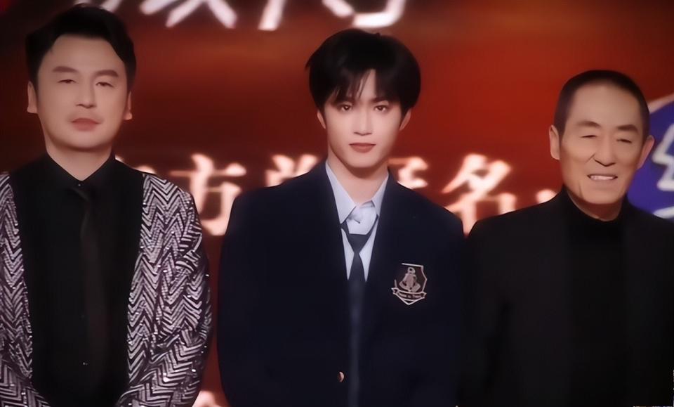 张艺谋评价刘耀文,不提演技二字,却句句戳心窝,张雨绮没看错人
