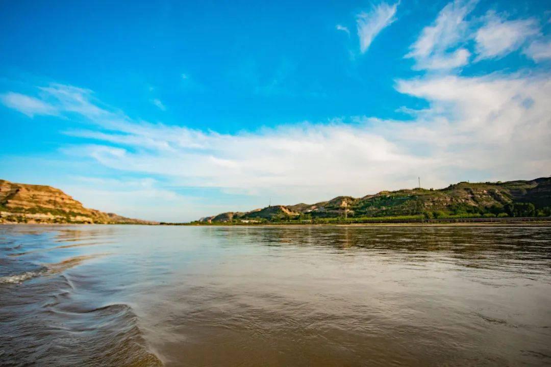 佳县:古韵悠长,风光如画 佳县位于陕西省榆林市,是一片神奇的土地