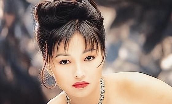 李绮红:拒绝黎明的求爱后的精神病 李绮红因两次拒绝黎大地的示爱