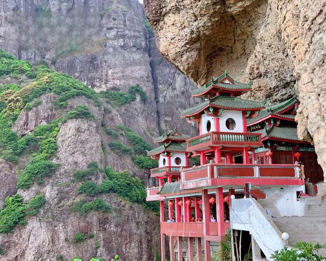 福建灵通山:大自然的神秘仙境 位于漳州市平和大溪镇的灵通山,是一座
