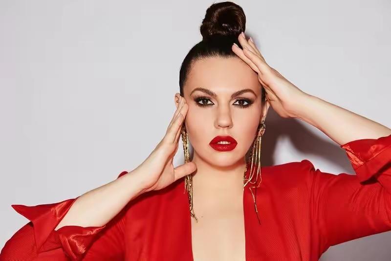 俄罗斯女神娜塔莉亚-西多尔索娃:从音乐剧舞台到美容行业的跨界之花