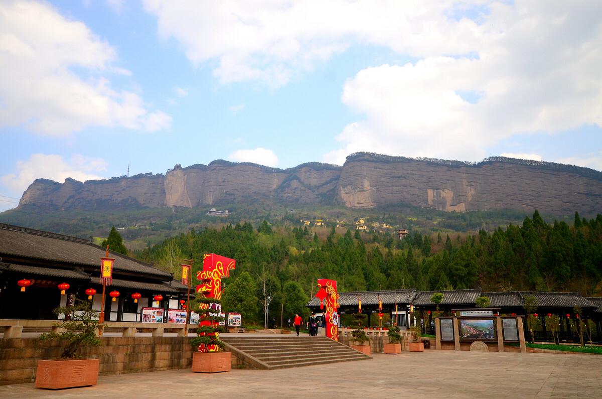 剑门关风景区:四川广元剑阁的明珠 四川广元剑阁,一个被历史与文化