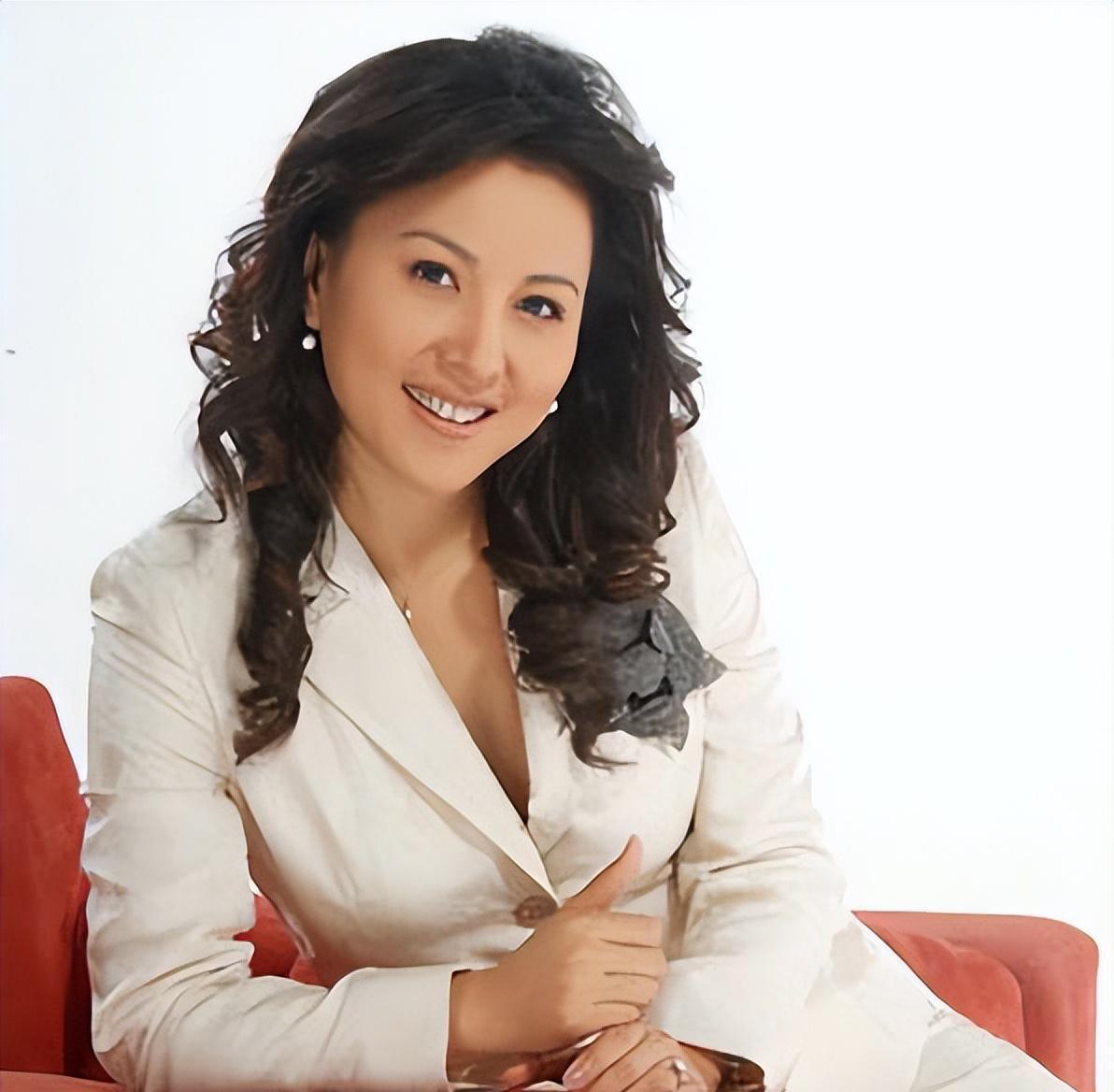 梦桐:娱乐圈中的低调幸福典范 梦桐,这位央视知名主持人,已经与富商