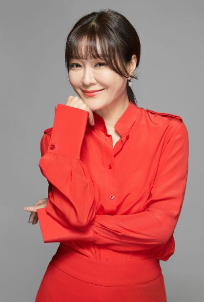 王小骞:从央视主持人到千万粉丝网络红人的成功转型 王小骞,离开央视