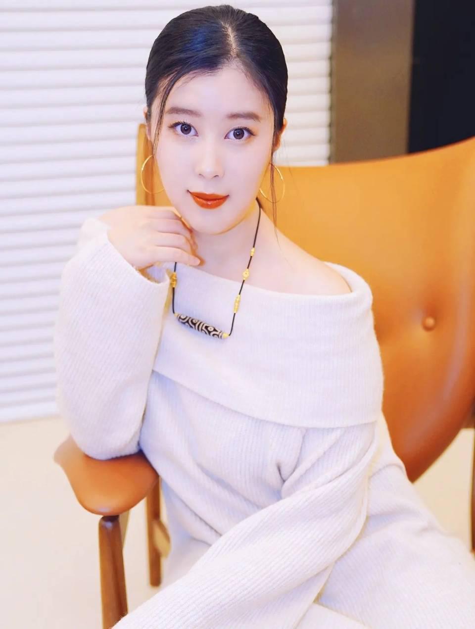 杨子与女儿杨海润的温馨互动 杨子与前任妻子陶虹所生的女儿杨海润