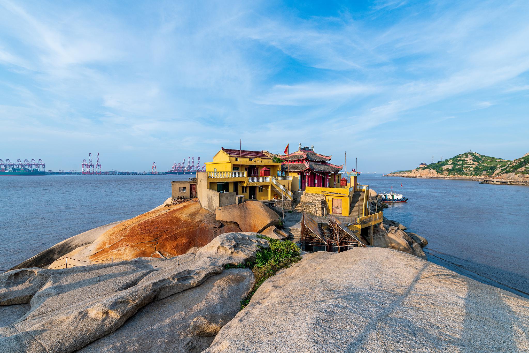 小普陀:宁波的历史与神秘之地 宁波,这座历史悠久且充满魅力的城市,深