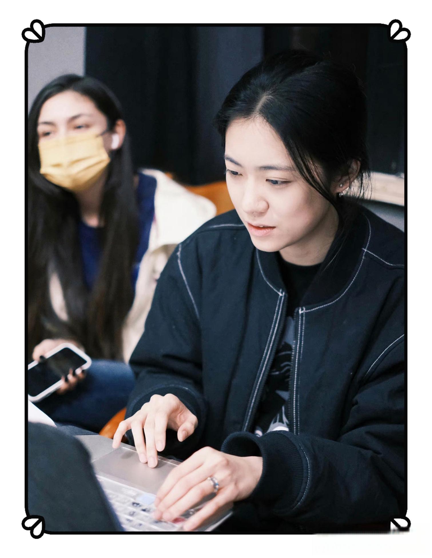 管桐,一个快乐星球的小粉丝,因此开