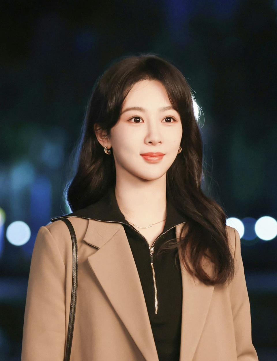 杨紫与关晓彤:演绎"莽撞少女"的灵动与魅力 杨紫和关晓彤两位炙手可热