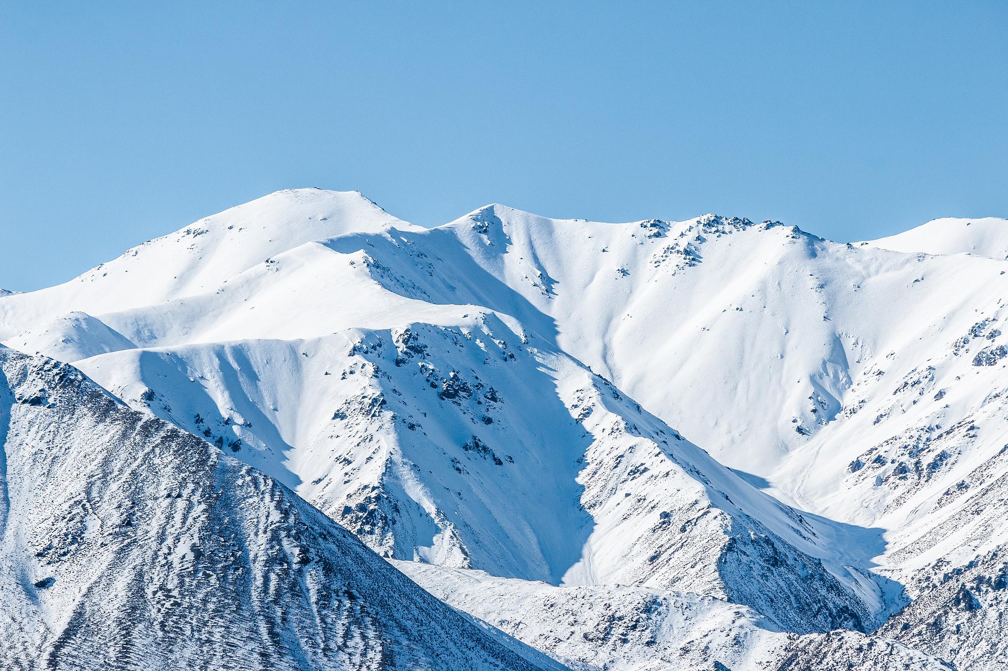 珠穆朗玛峰:世界之巅的壮丽与庄重 珠穆朗玛峰,高达8848:86米,是世界