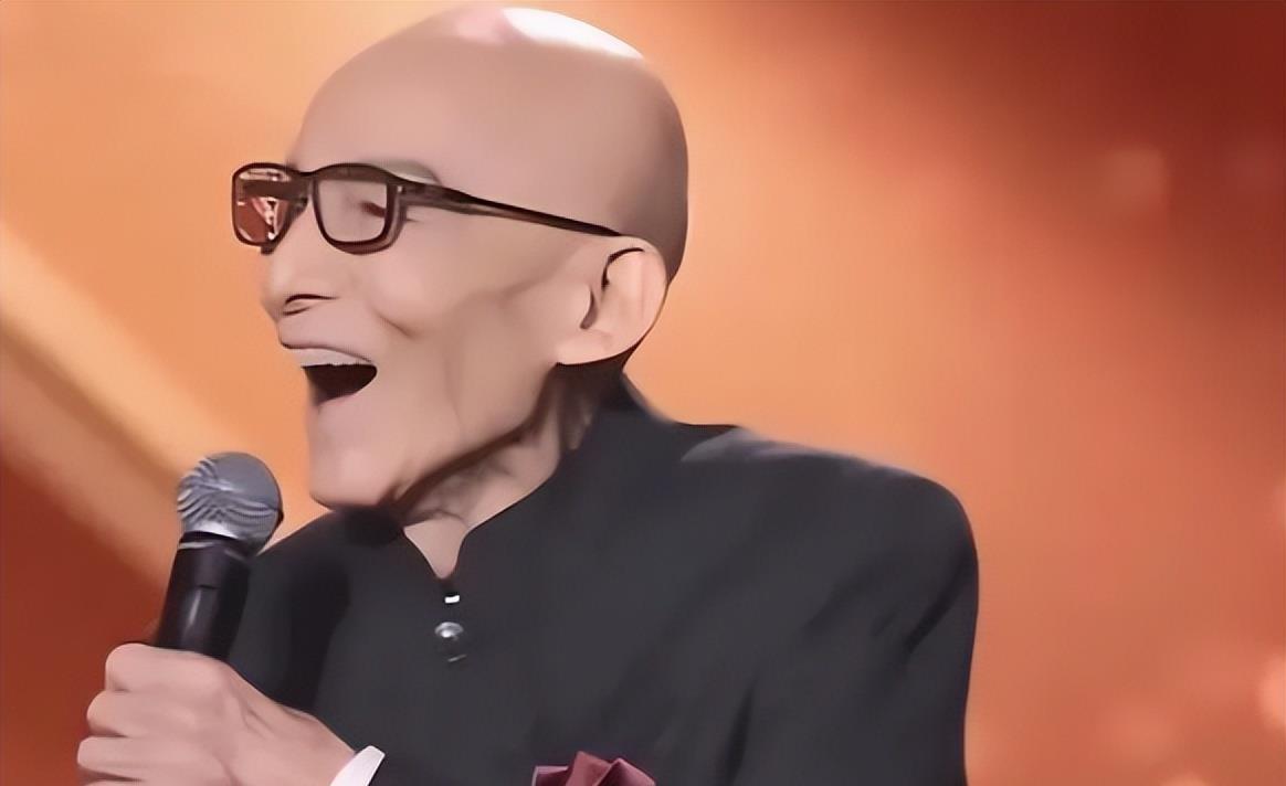 繁花》:舞台上的笑与泪 繁花》中的游本昌老爷子接受采访时,对于出演