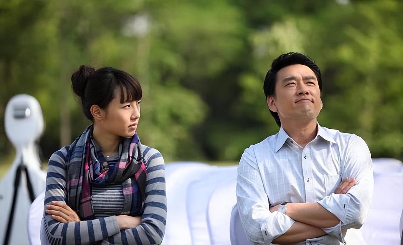 演员王耀庆:为了不搬家竟娶了房东女儿 王耀庆和郭晏青从小学时就是好