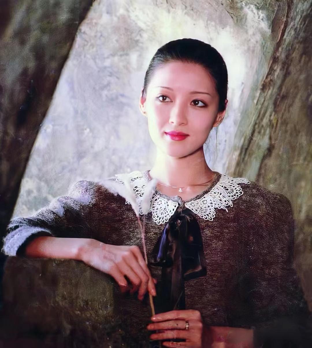 胡因梦:独立之美,不畏前夫抛弃 胡因梦,台湾第一美女,嫁给才子李敖