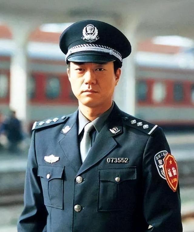 演员董勇:《繁花》范总一角"晚节不保" 董勇,曾在《重案六组》中饰演