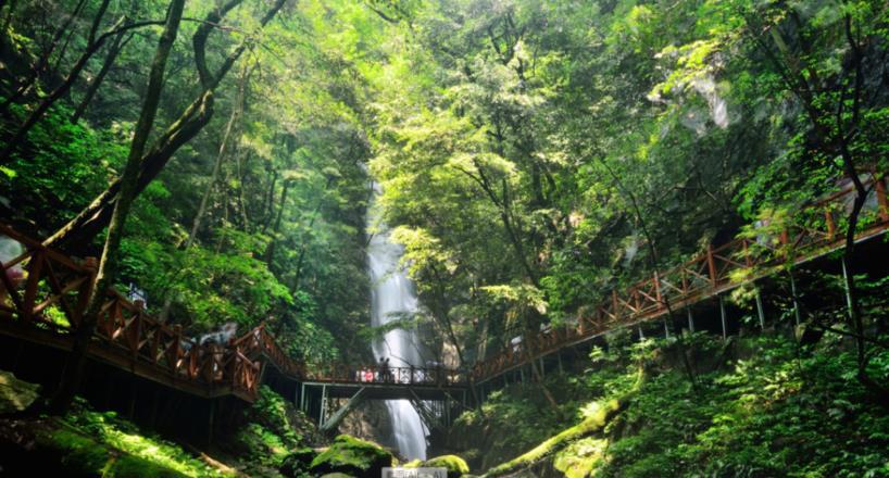 五道峡:襄阳的自然秘境 襄阳,一座虽小众却魅力四溢的城市,藏匿着数不