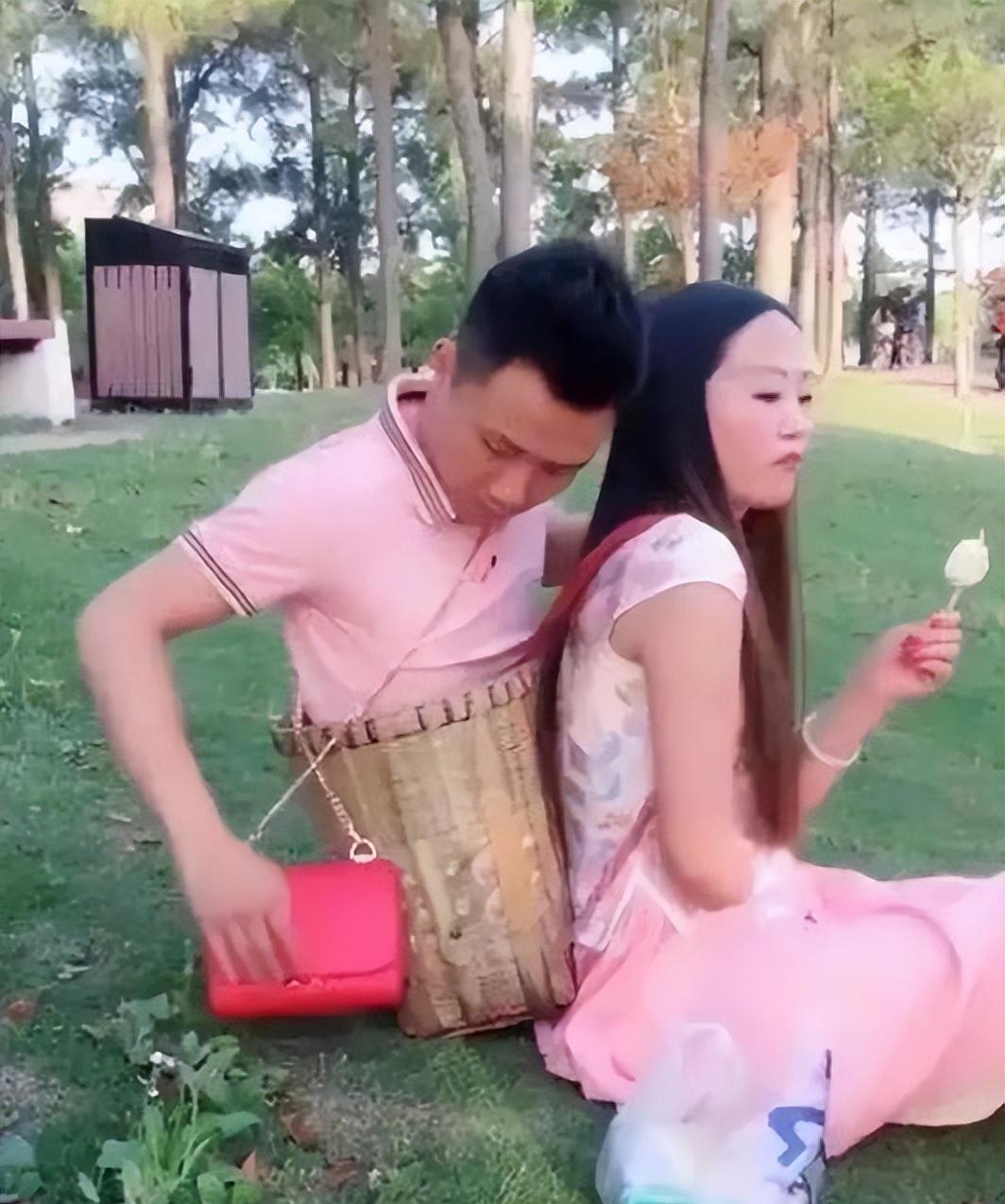 连体夫妻分手图片