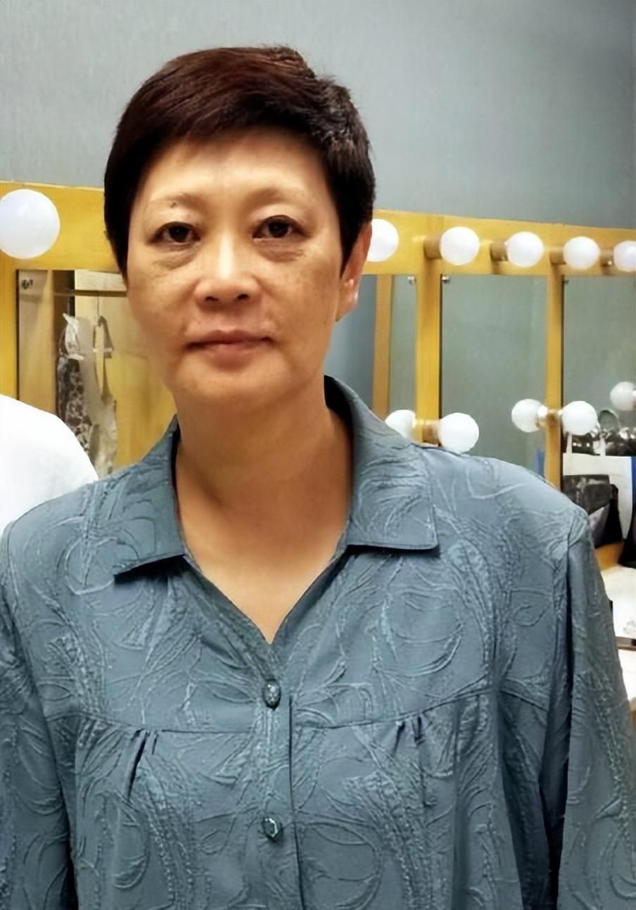 戴志诚背叛婚姻:杨蕾的伤痛与复苏 戴志诚与杨蕾这对曾经的恩爱夫妻