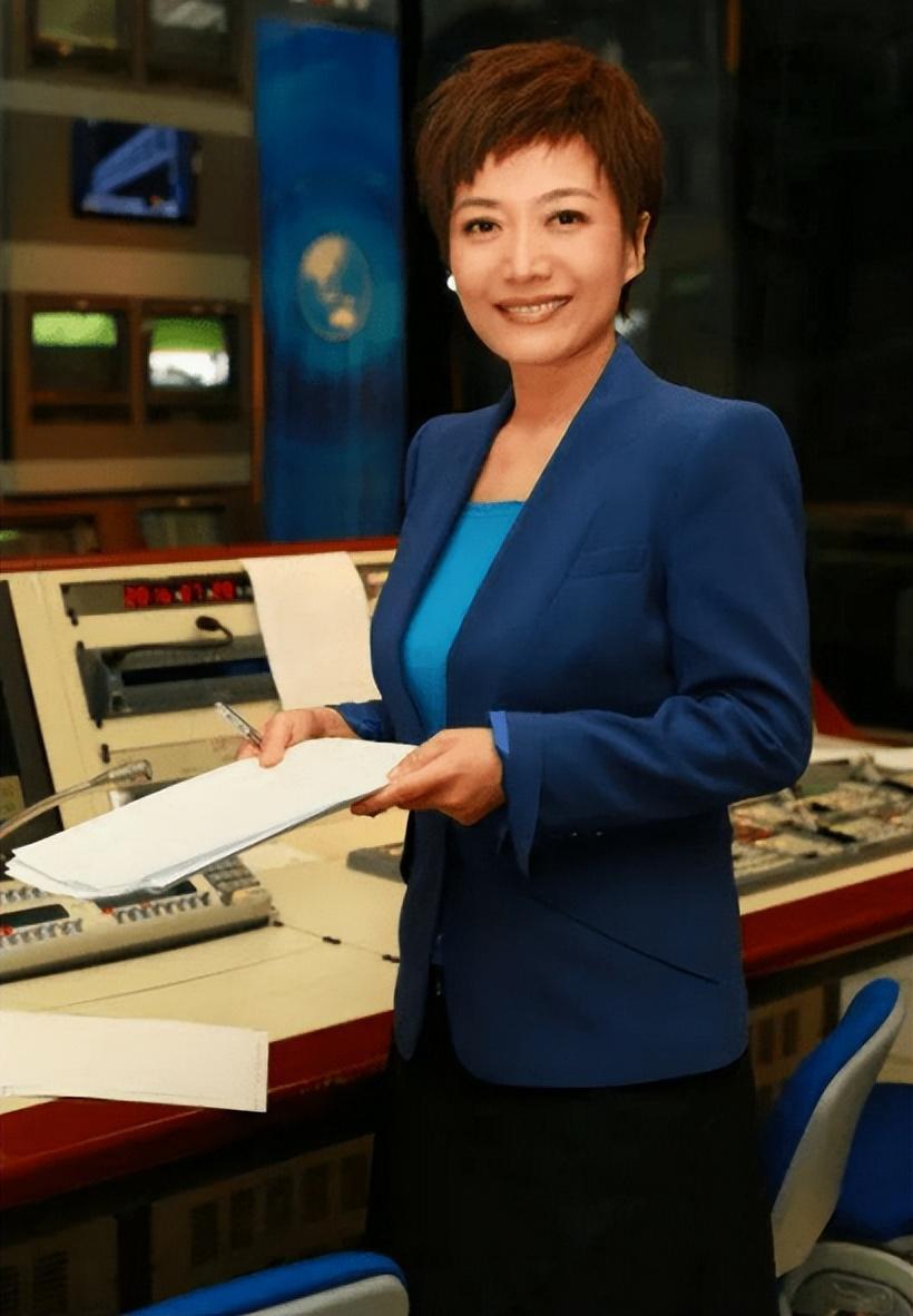 贺红梅,这位央视的知名主播,以其如沐春风的主持风格赢得了观众的喜爱