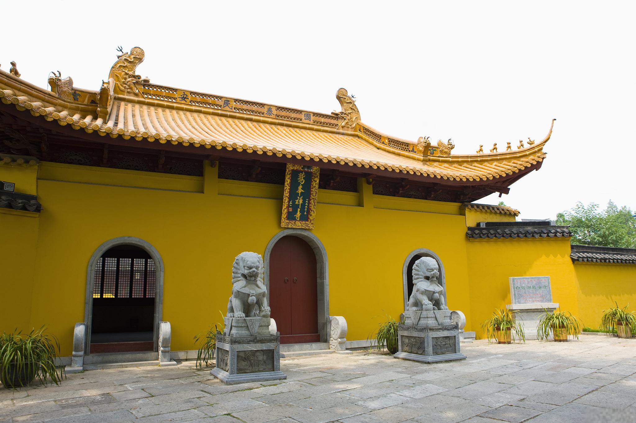 径山寺:千年古刹的魅力所在 径山寺,作为佛教禅宗五山之一,拥有深厚的