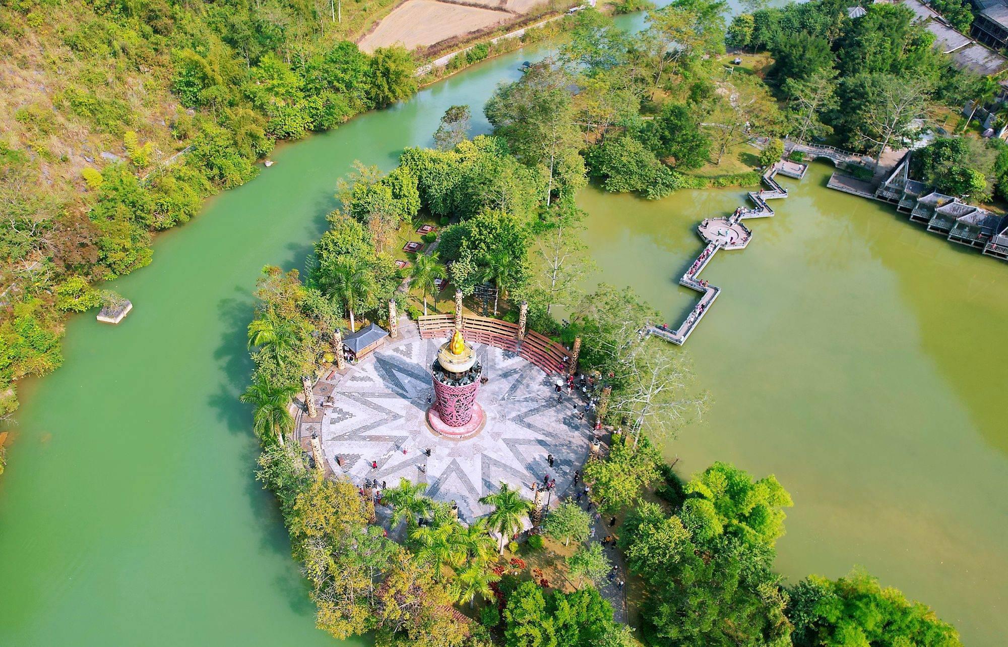 崇左明仕田园:一方人间仙境 在繁忙的现代社会中,人们依然对大自然怀