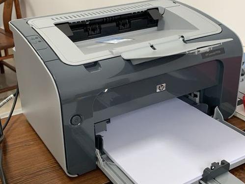 惠普p1106打印机:办公利器,高效之选 惠普p1106打印机拥有独特的双层