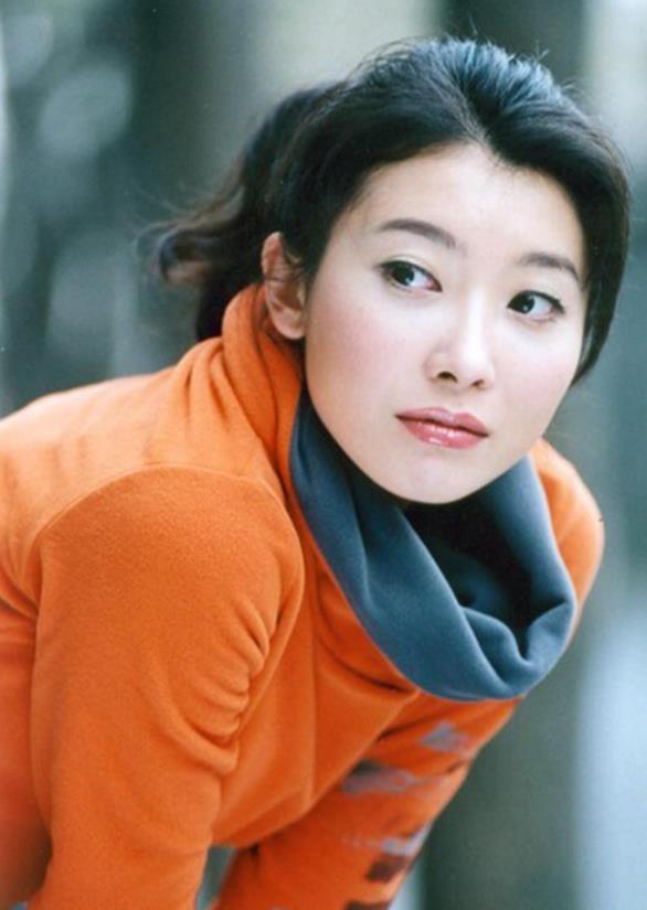 张国民与张棪琰:低调的父女,传奇的演员之路 在80年代的影视圈,张国民