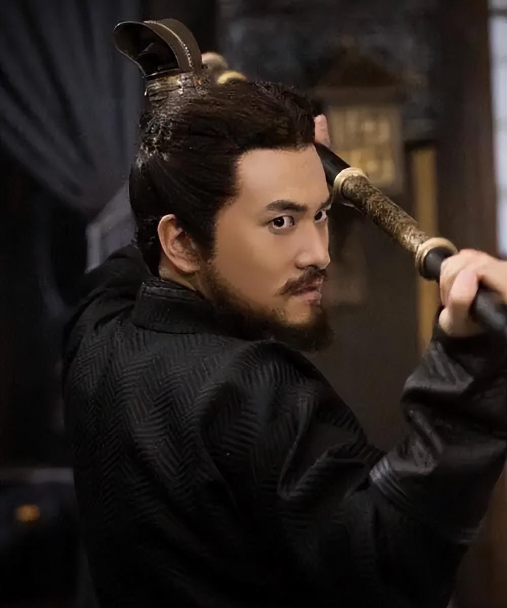 赫子铭:离婚六年的艰辛生活 赫子铭勇敢地通过直播,揭示了自己离婚六