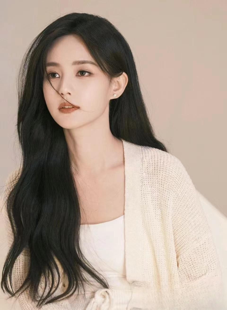 北舞女星的魅力:从舞蹈到演艺的华丽转身 北舞女星,一个充满魅力和