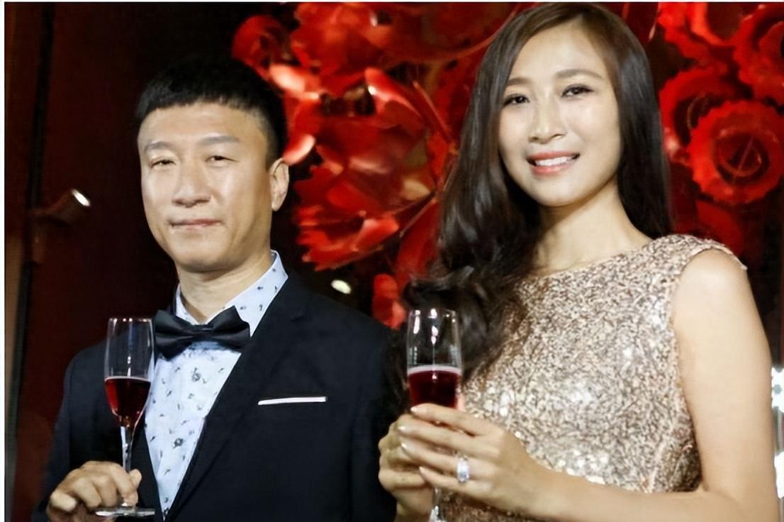 孙红雷:情史背后的才华与深情 孙红雷,一个在娱乐圈中独特的存在,虽非