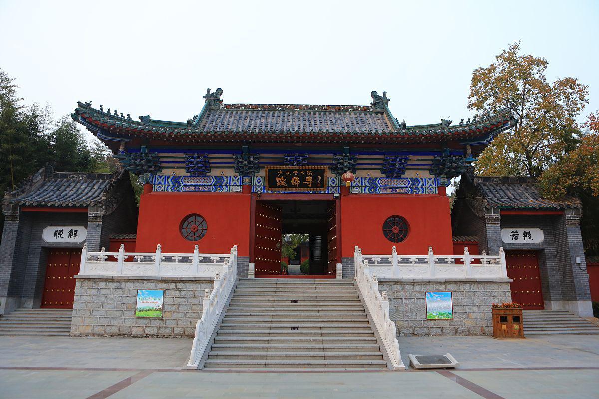 探访洪福寺,感受历史的沉淀与佛教的宁静 洪福寺位于山西省忻州市,是