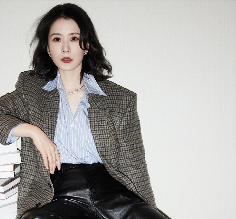 女星红毯造型大比拼:孙俪,海清,马伊琍谁更胜一筹?