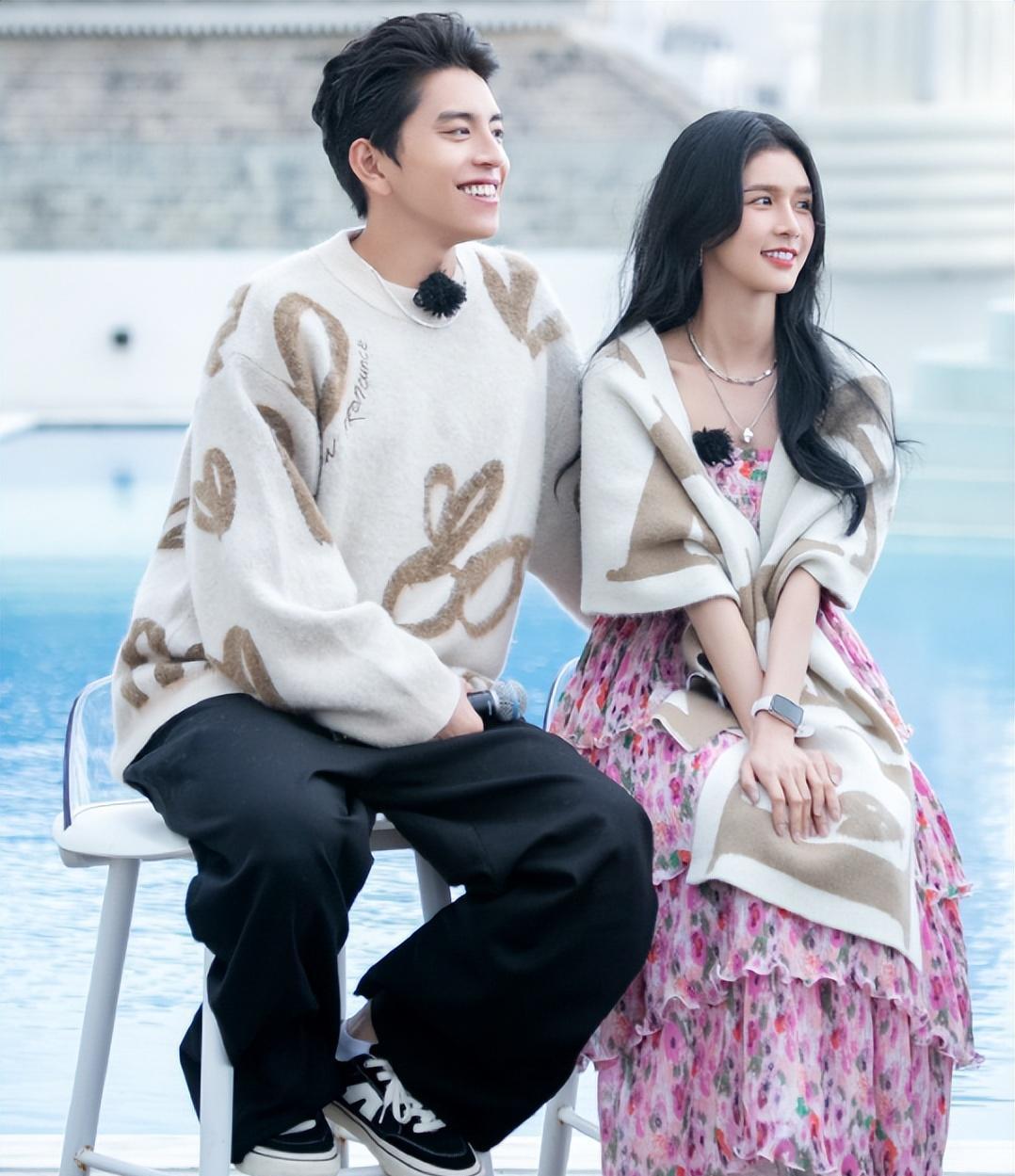 王大陆与新女友沐轩一同滑冰,展现出他好男人的一面.