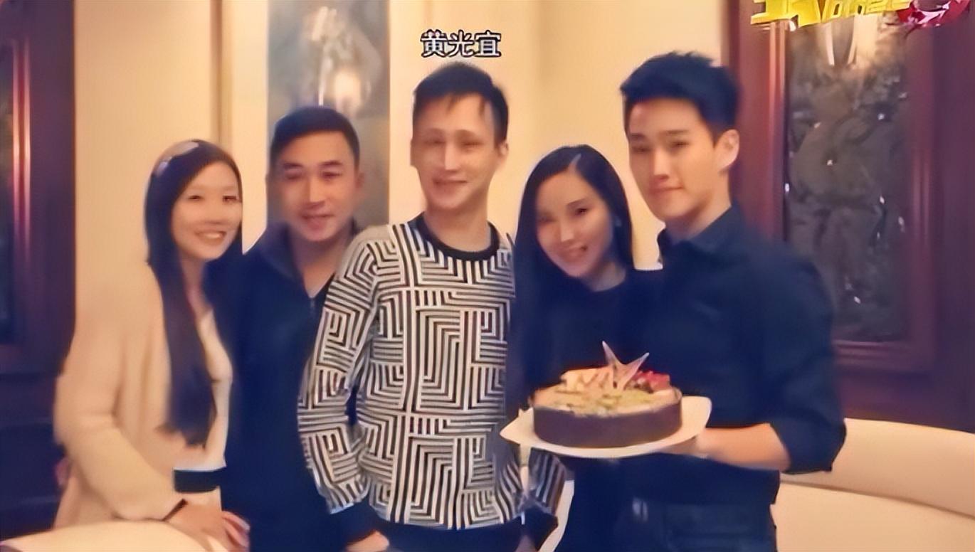 媒体,商界,演艺界的骄傲 赵雅芝的三个儿子:黄光宏,黄光宜,黄恺杰,个